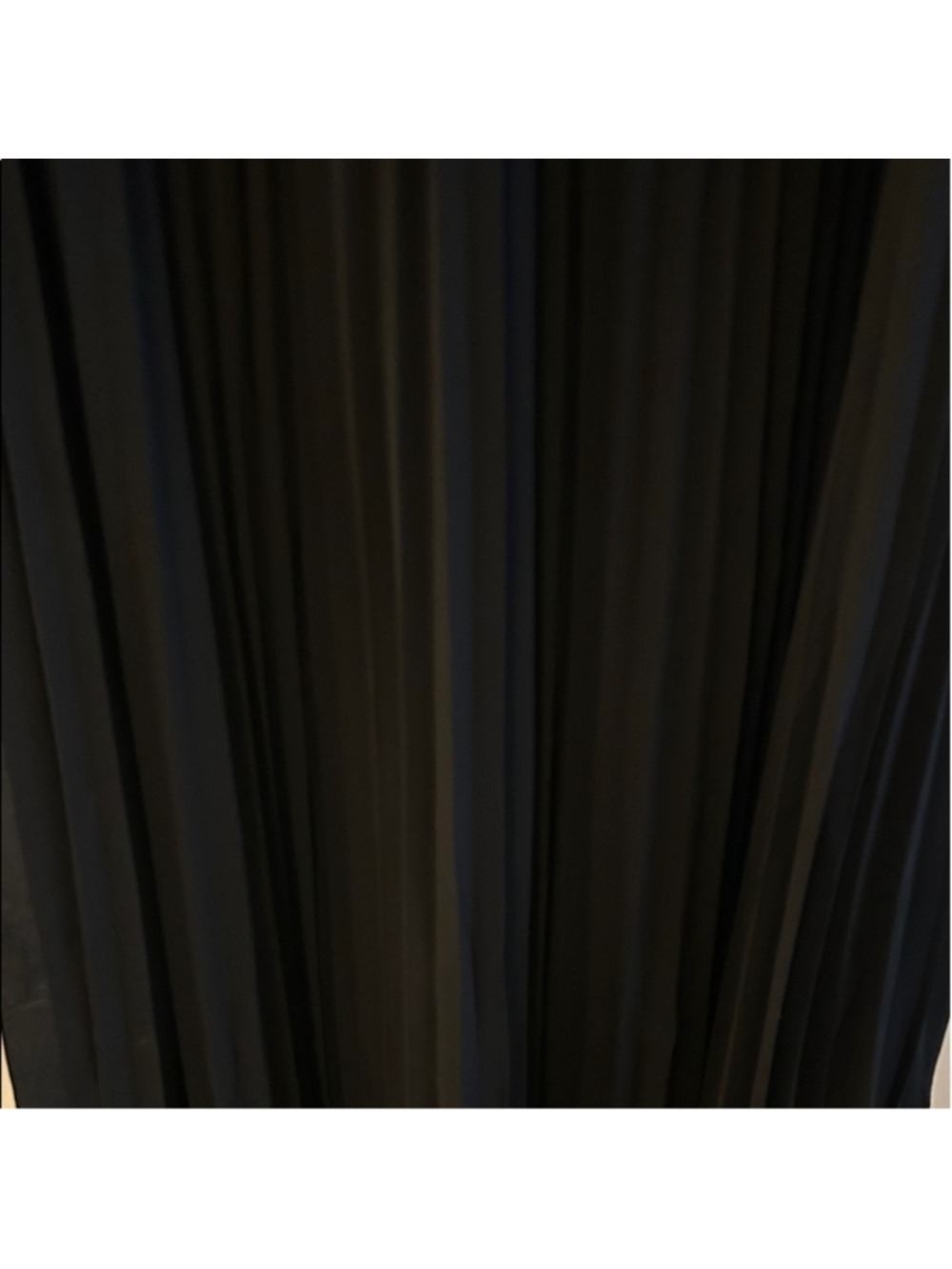 Elegant Black Midi Dress - Picture 4 of 5